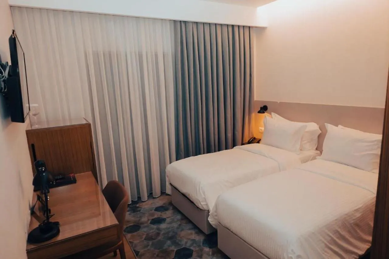 Theatro Hotel Tirana 4*,  Albania
